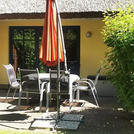 Reetdachhaus Holunder 2 *