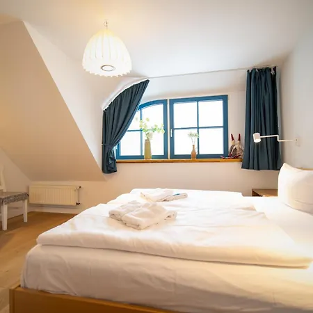 Reetdachhaus Holunder 2 *