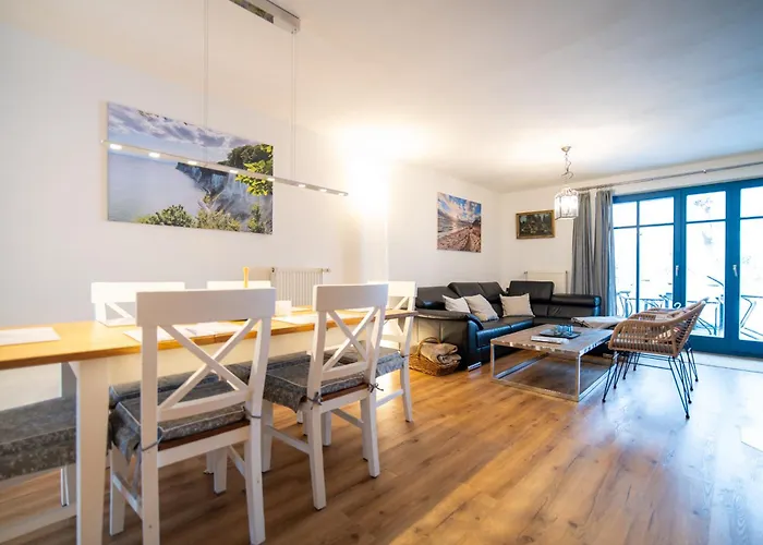 Reetdachhaus Holunder 2 Hébergement de vacances *